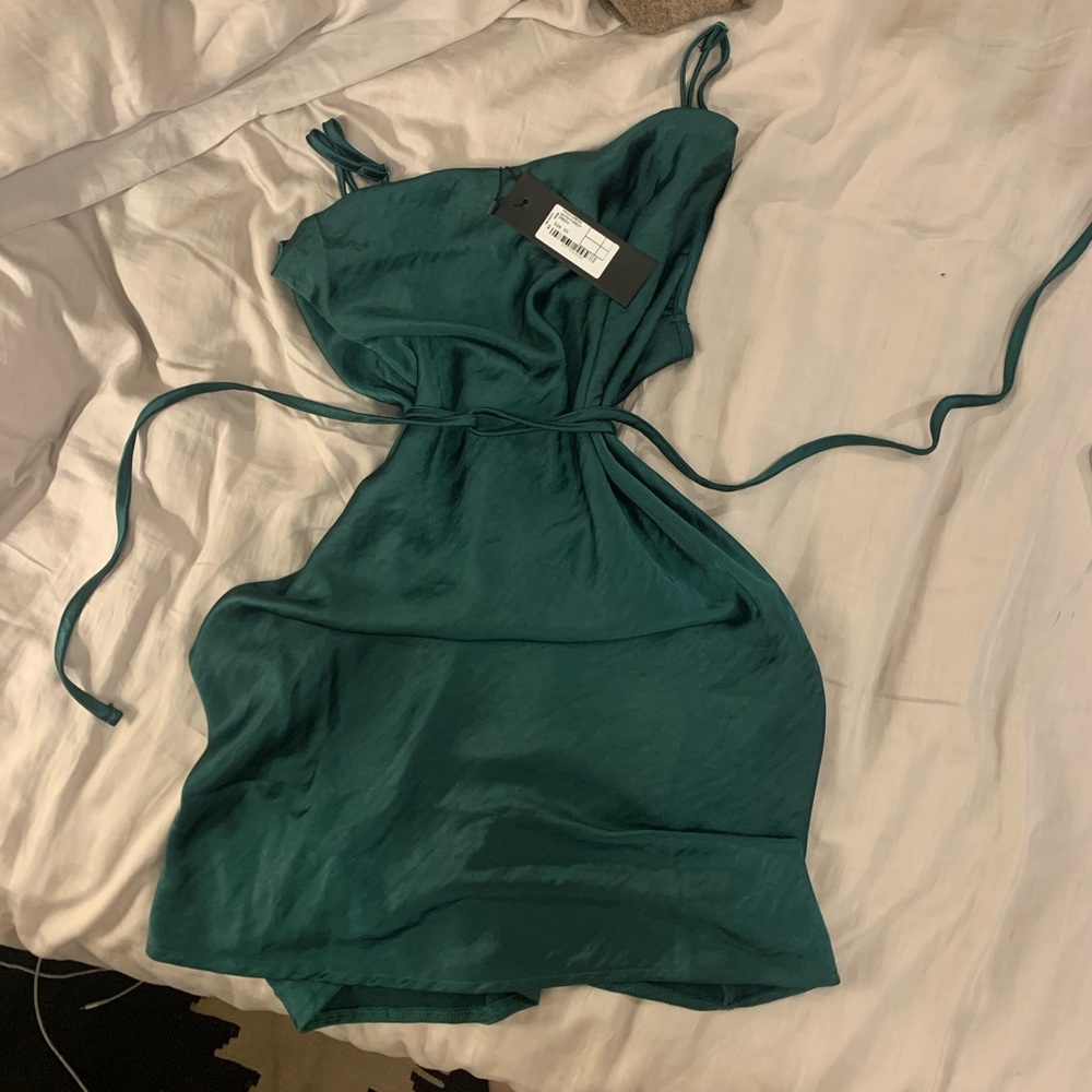 SOLD Motel Rocks Paiva Dress in Satin Forest Green - Picture 4 of 6